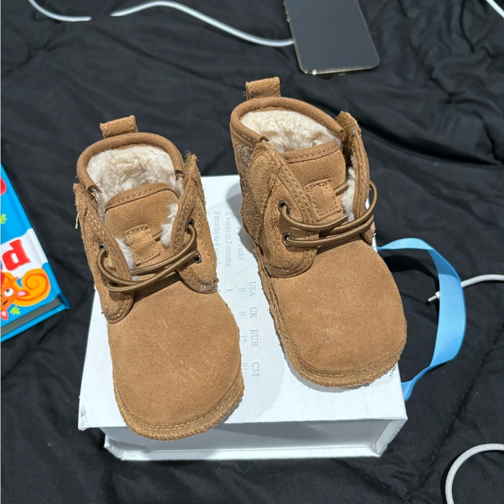 Uggs 2/3c